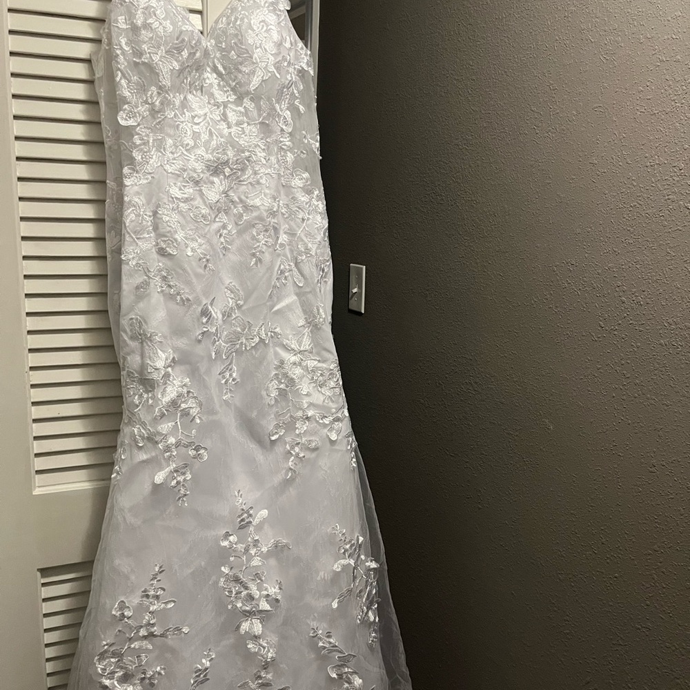 COPY - Elegant White Lace Wedding Dress